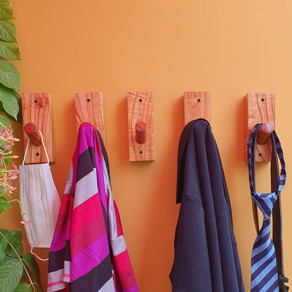 Wooden Hanging Hooks (4Pieces)
